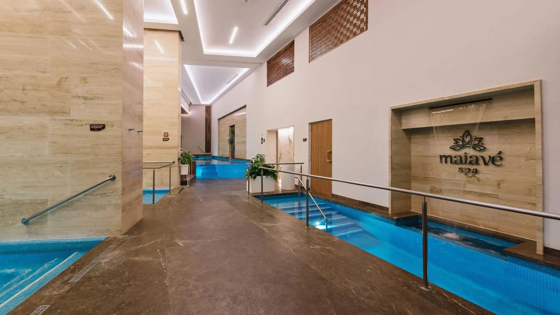 Sheraton Buganvilias Resort & Convention Center Пуэрто-Вальярта 5*,